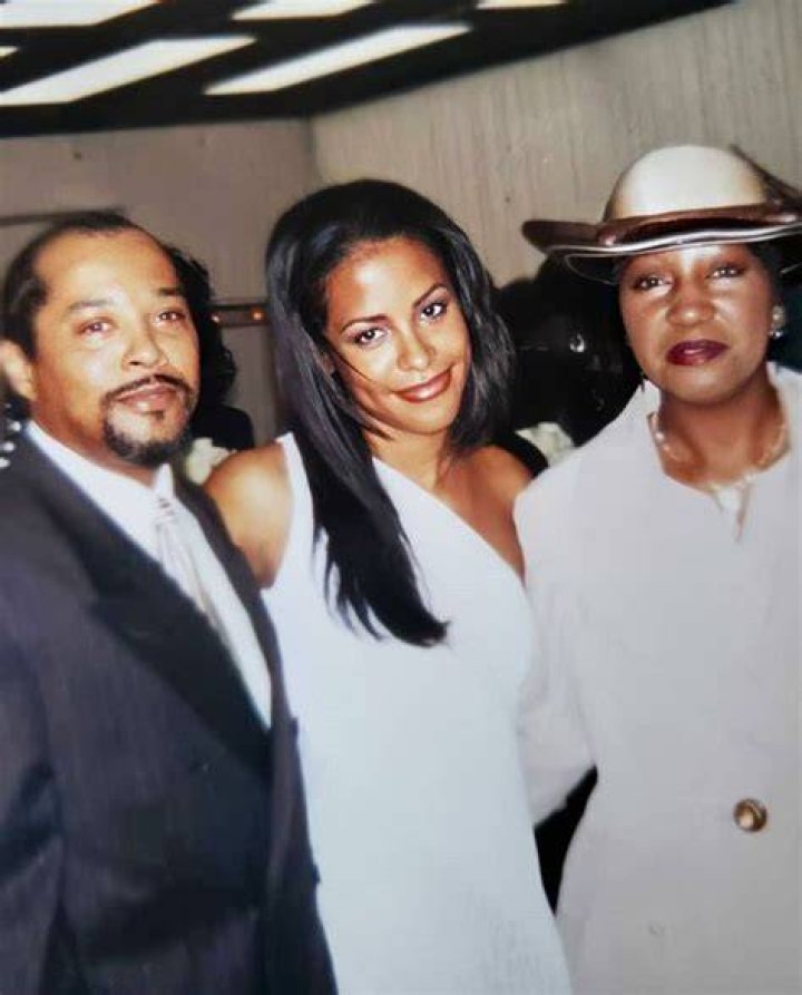Aaliyah with her family