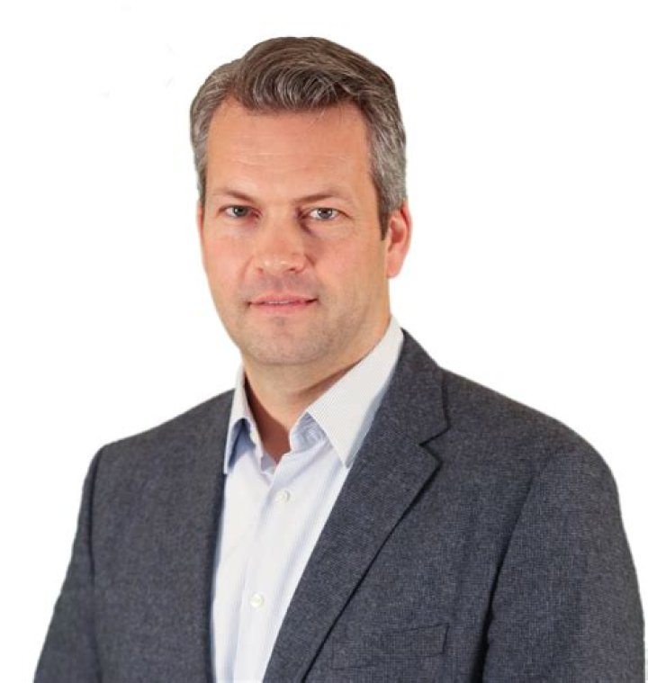 Carsten Cron, f&oslash;rste kommis
