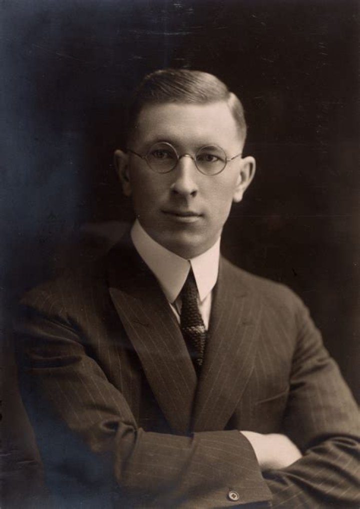 Dr Frederick Banting