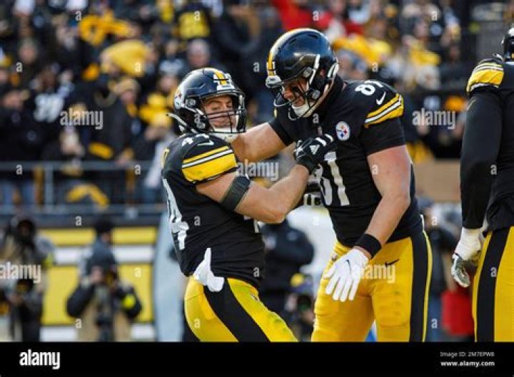 Himself - Pittsburgh Steelers Fullback / Himself - Pittsburgh Steelers Running Back / Himself - Seattle Seahawks Fullback