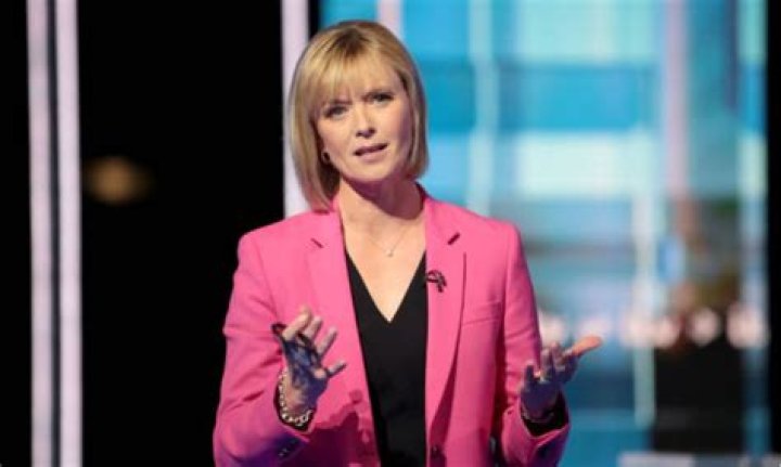 Julie Etchingham net Worth