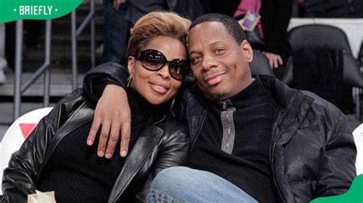 Kendu Isaacs got married with Mary at Mary's home in New Jersey.