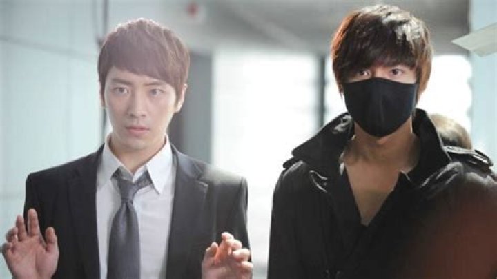Lee Yun-seong / John Lee