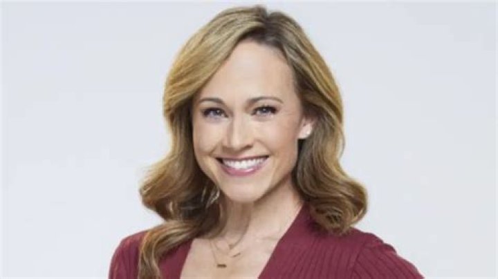 Nikki DeLoach with her blonde hair tied upwards in The Perfect Catch.