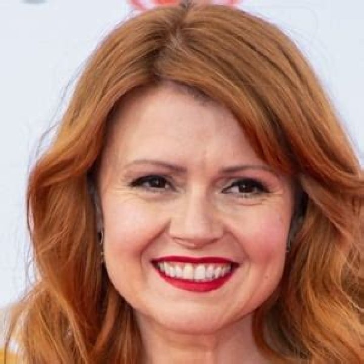 Sian Gibson Bio