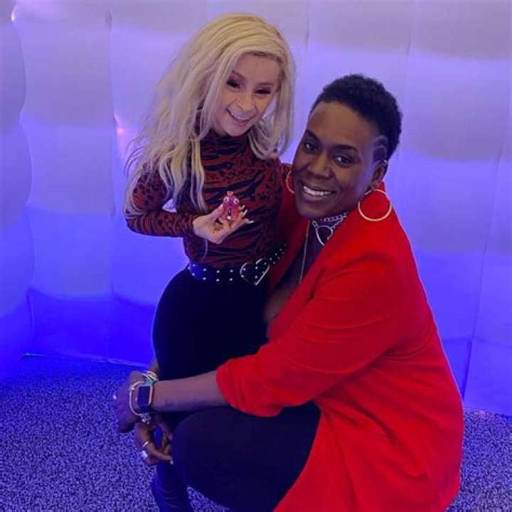 Tiny Tixie relationship Tiny Tixie relationship