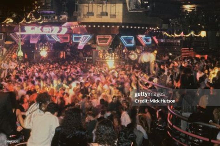 UK Night Club : Will curfew really be imposed after 2am? Know Truth Here UK Night Club : Will curfew really be imposed after 2am? Know Truth Here